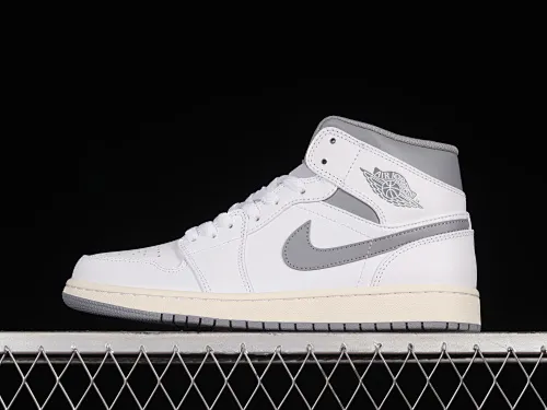 All categories Air Jordan Jordan series basketball shoes Air Jordan 1 Mid G version pure original Air Jordan 1 Mid "Vintage Grey" AJ1 Joe 1 white gray mid-top basketball shoes 554724-135